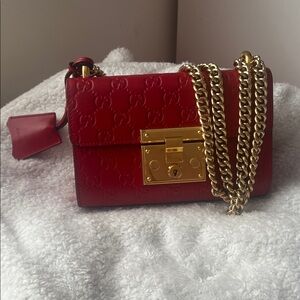 Red Gucci padlock Crossbody Bag with Gold Chain